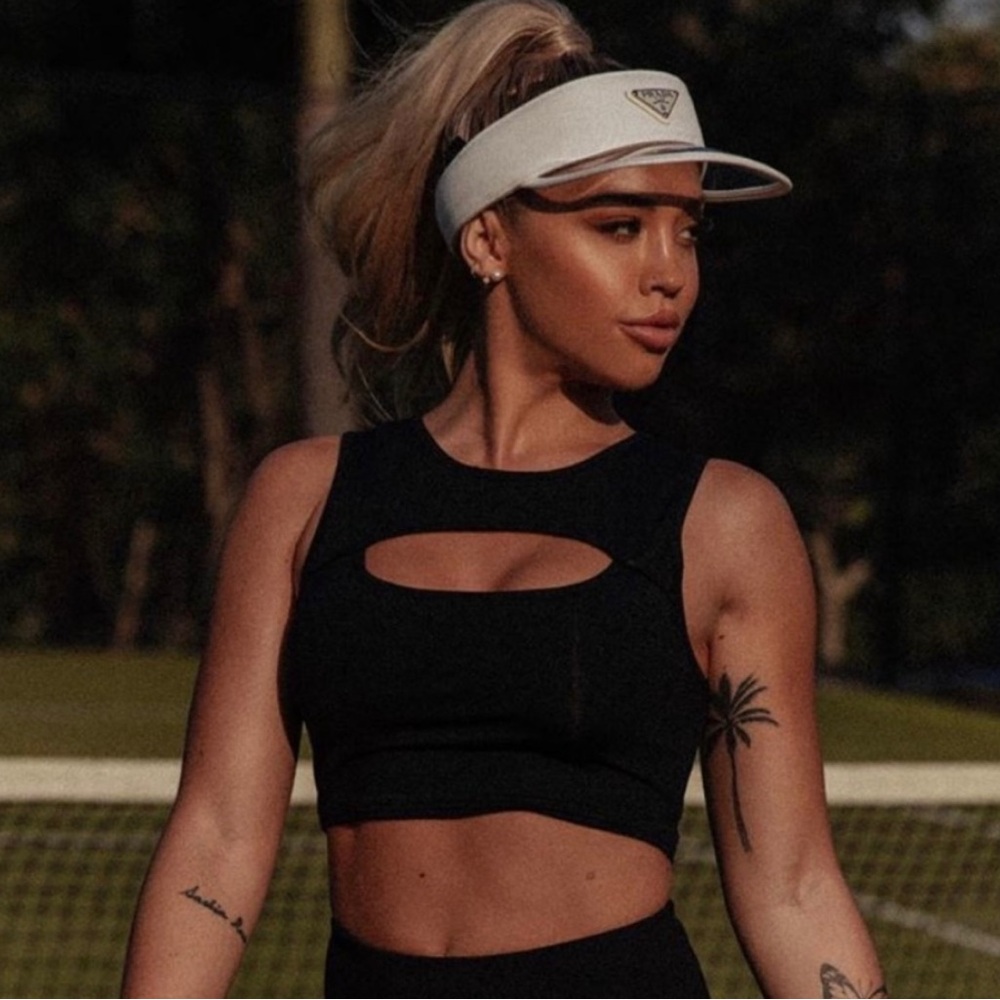 SOLD - 🔥5/$20🔥 - Saski Sports Bra
